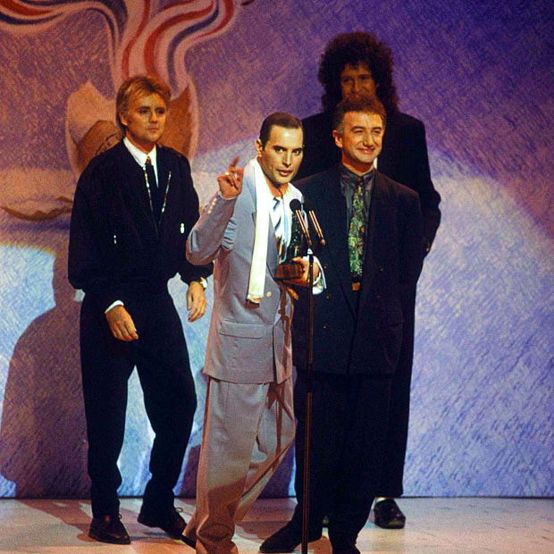queen-1990-brit-award.jpg